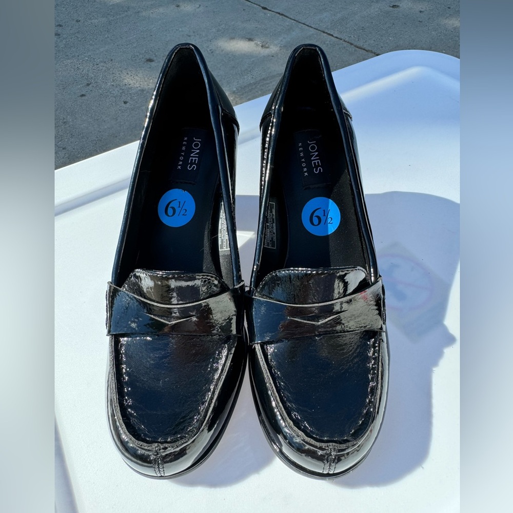 Black Women's Loafers heels  Jones New York sz 6.5 New